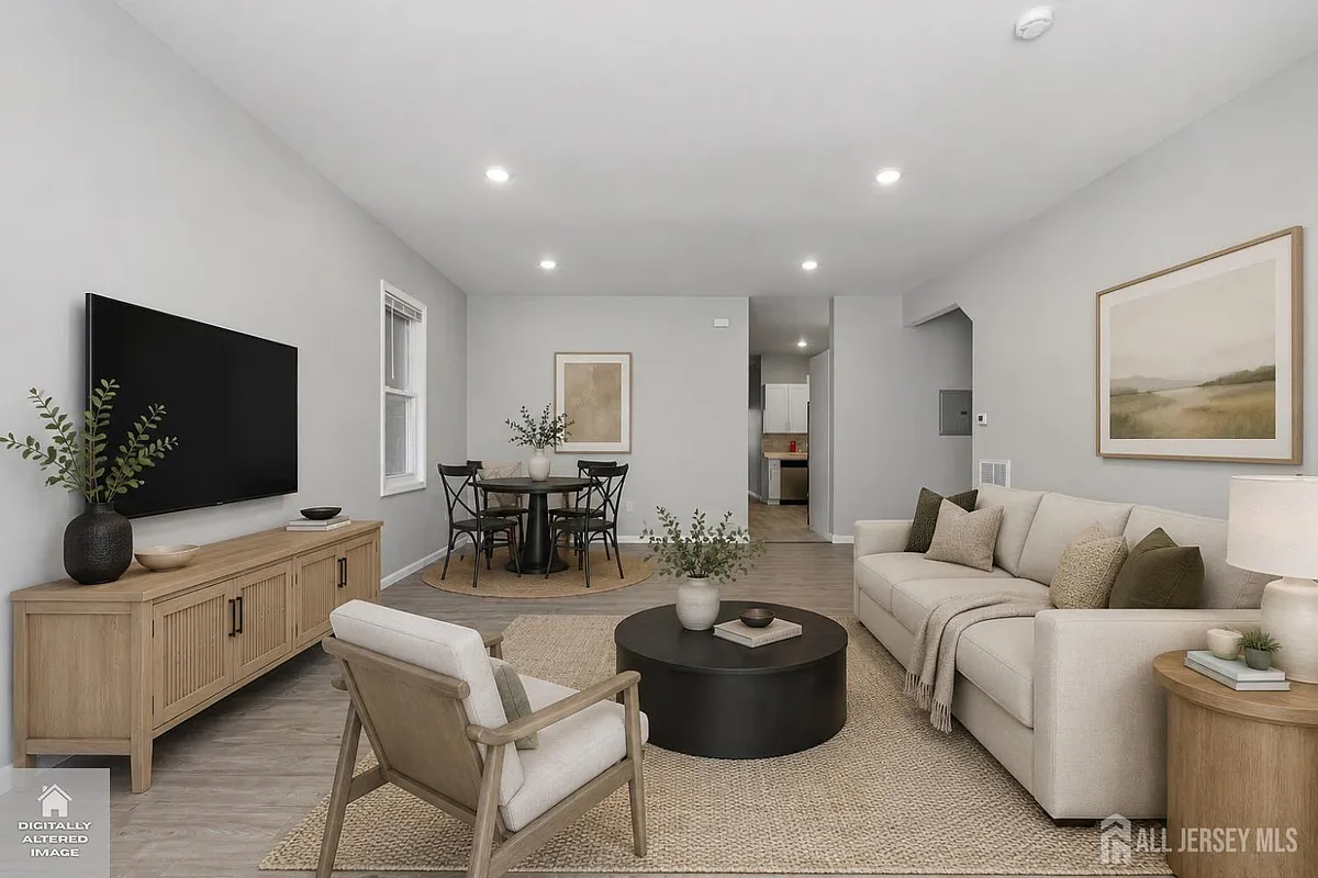 Building Photo - 327 S Orange Ave #1