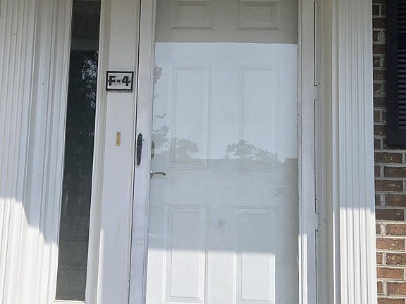 2nd image of 6702 Jefferson Pl. #F-4