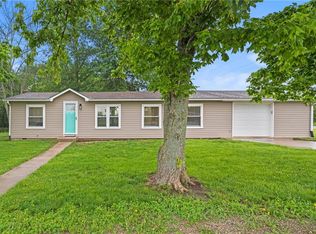 125 Silver Shadow Ln, Linn Valley, KS 66040