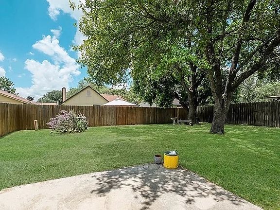 2nd image of 2618 Townhall Ln