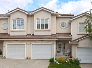 92 Hamptons Line NW, Calgary, AB T3A5V9