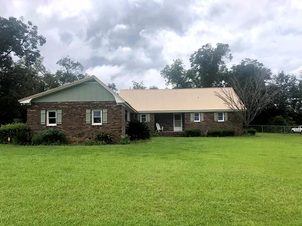 173 Middlebrooks St, Norman Park, GA 31771