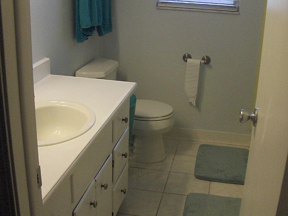 4th image of 18 Geannette Ct
