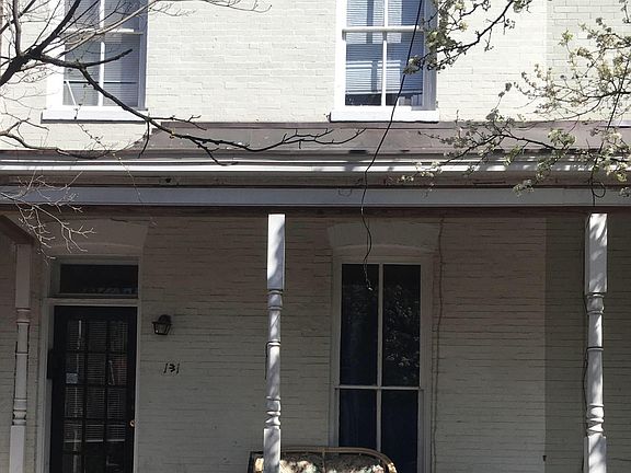 2nd image of 131 S Cherry St