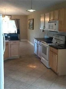 3rd image of 16686 Corner Cove Way