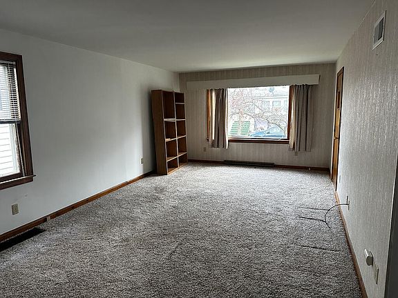 4th image of 1233 Otter St