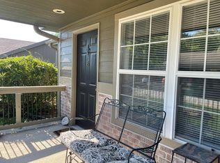 9516 Main Entrance Dr, Lees Summit, MO 64086