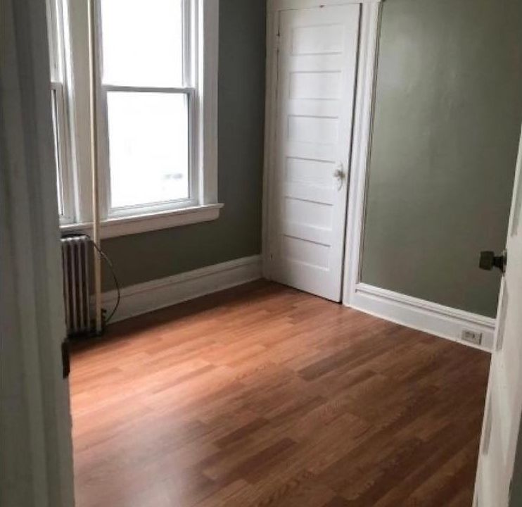 1st image of 56 Newton Pl APT 1