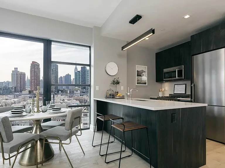 11-51 47th Ave #5D — Photo 1