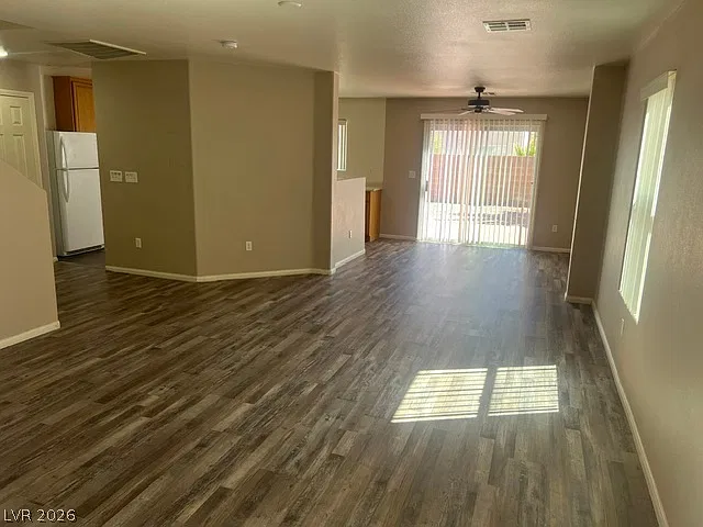 3 bed, 2.5 bath, 1659 sqft, $2,150 — Photo 2