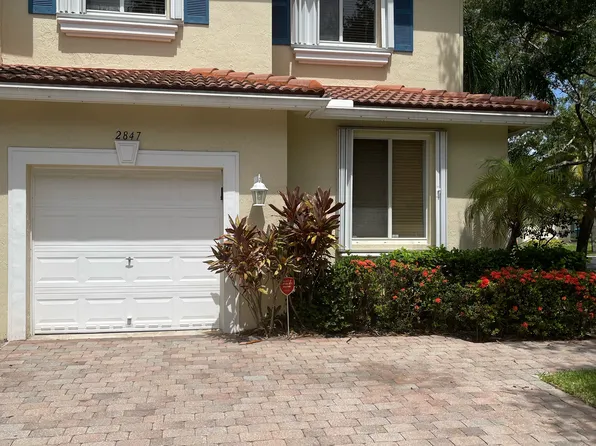 2847 S Evergreen Cir, Boynton Beach, FL