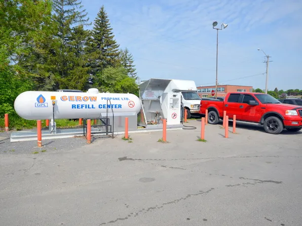 303 Dundas St W, Quinte West, ON K8V 3S2