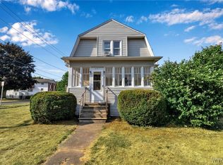 8 Maple St, Medina, NY 14103