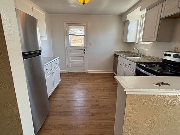 5th image of 1300 Kelton Ave #2
