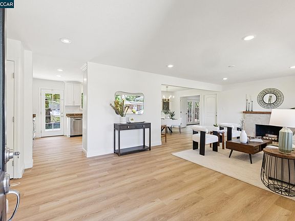 3rd image of 13 Anne Ct