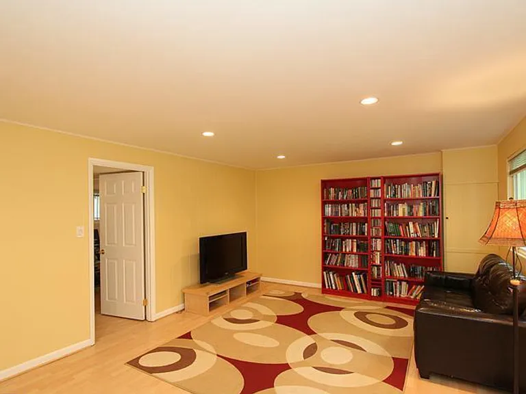 730 Harrington Rd — Photo 16