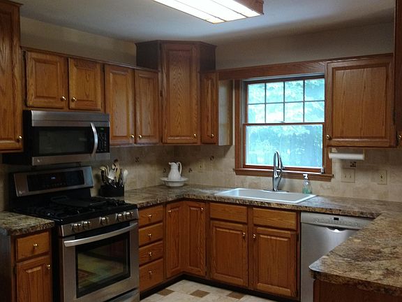 4th image of 15135 Duxbury Ln