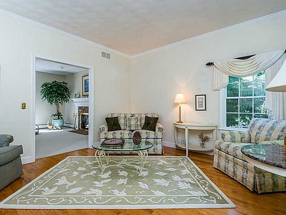 5th image of 31 Aspen Ln #31