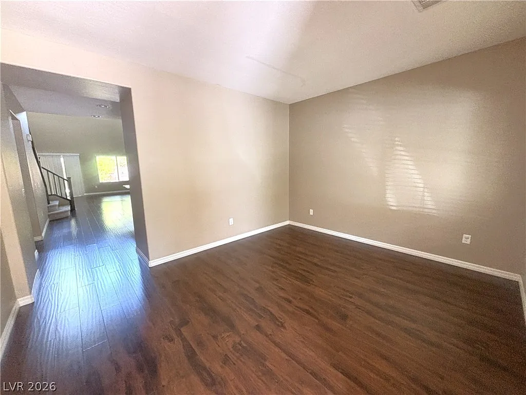 4 bed, 3.5 bath, 2573 sqft, $2,950 — Photo 2