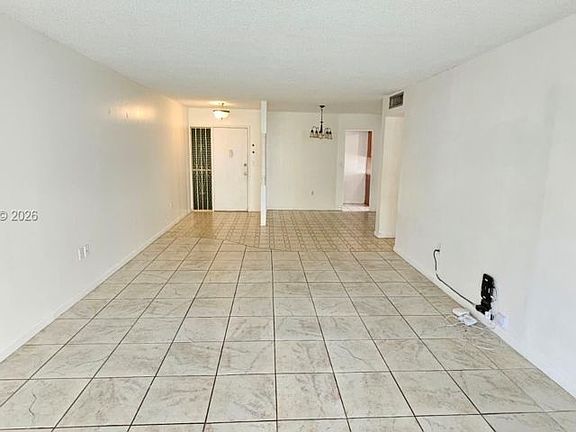 2nd image of 115-3-1670 NE 191st St #1153