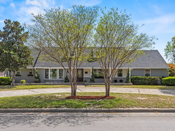 1636 W Red Bird Ln, Dallas, TX 75232