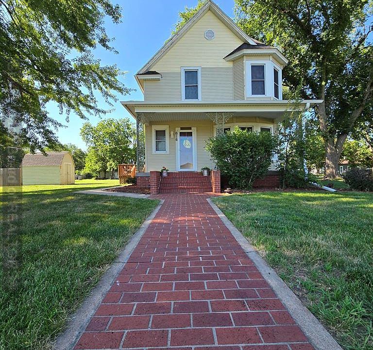 1st image of 616 4th St