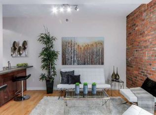 233 Abbott St #406, Vancouver, BC V6B2K7