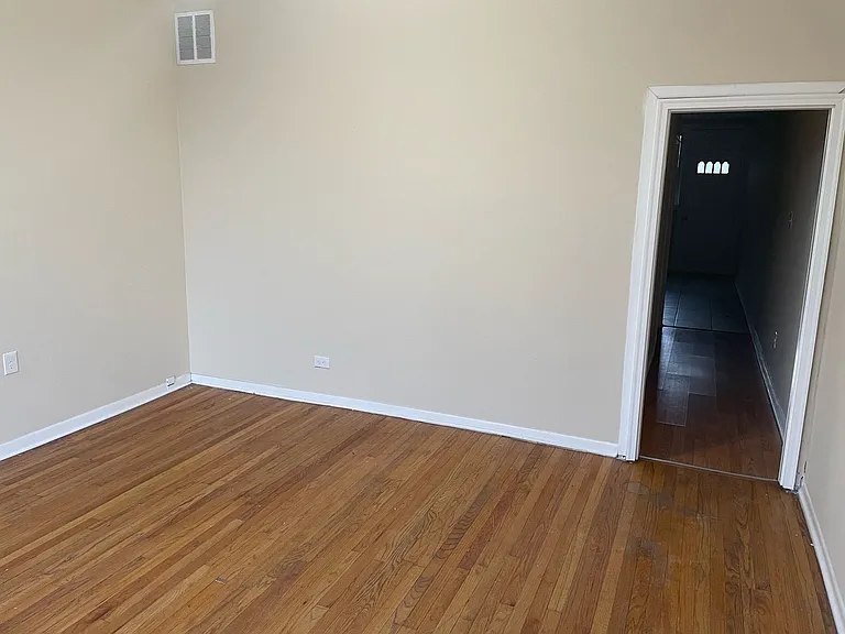 2900-04 N Laramie Avenue W George St #5200-06 — Photo 27