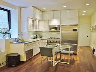 Rented by Moises Farhart, LREB