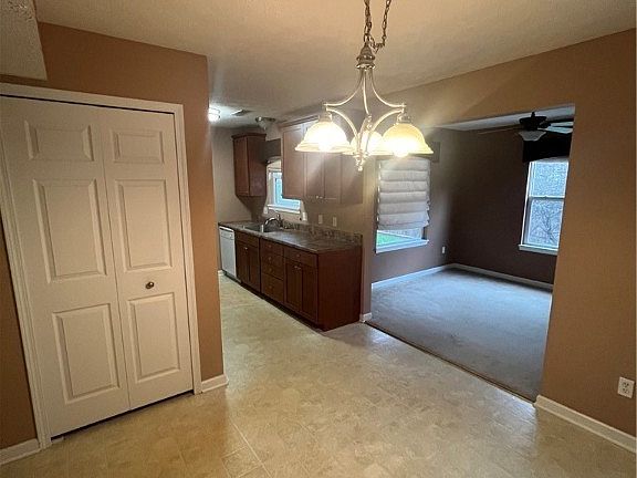3rd image of 3949 Marsh Creek Ln