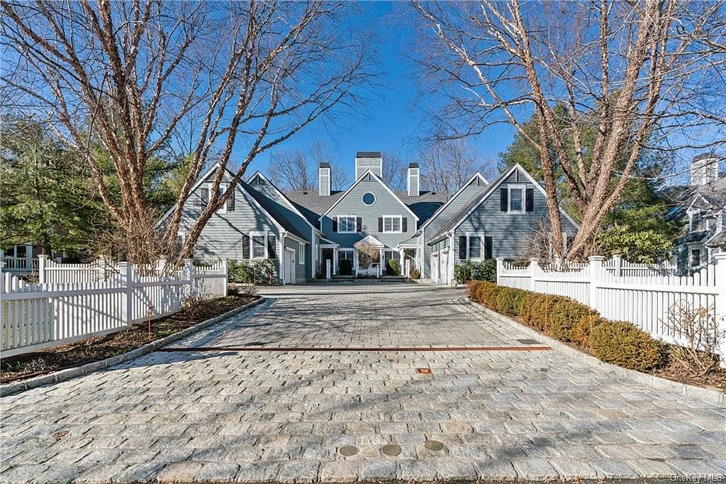 44 Wyndham Close White Plains Ny 10605 Zillow