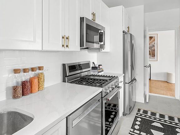 5th image of 200 E End Ave APT 9J