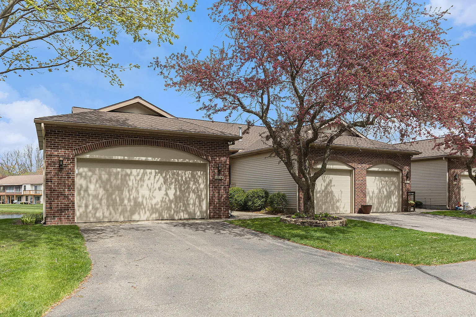 7134 Springtree Ln SW photo 1