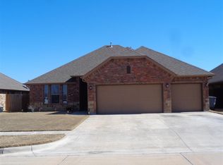 2304 SW 56th St, Lawton, OK 73505