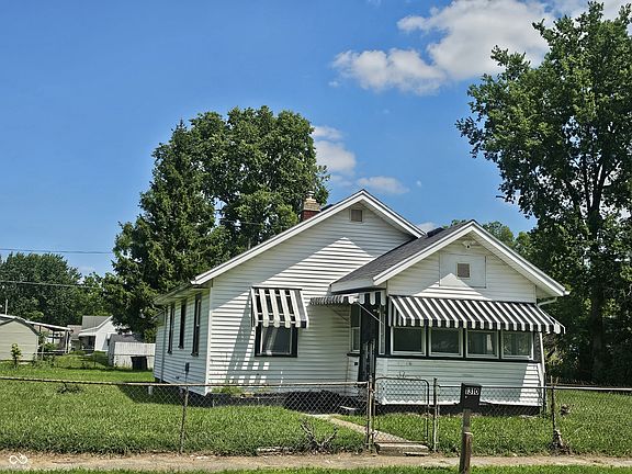 3rd image of 1310 E 5th St