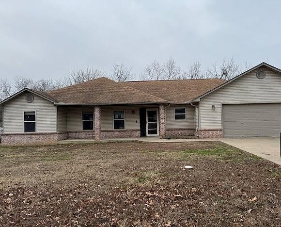 1st image of 302 N Edgewood Dr