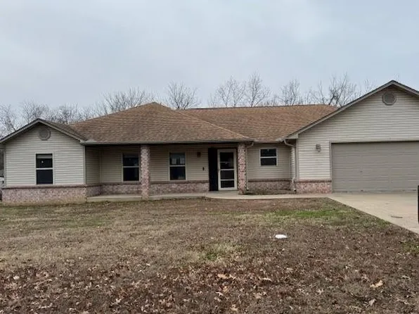 302 N Edgewood Dr, Coffeyville, KS 67337