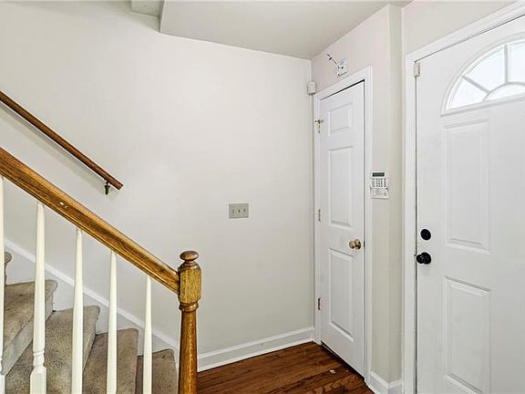 4th image of 3755 Heathrow Dr