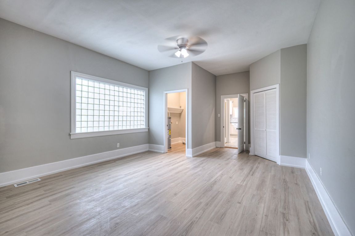 next background image