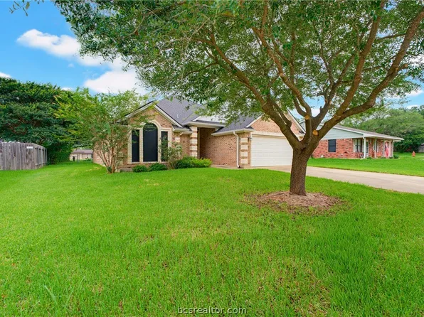702 Woodson Dr, Caldwell, TX 77836