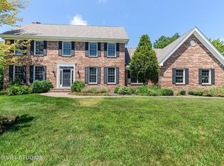 36470 N Old Woods Trl, Gurnee, IL