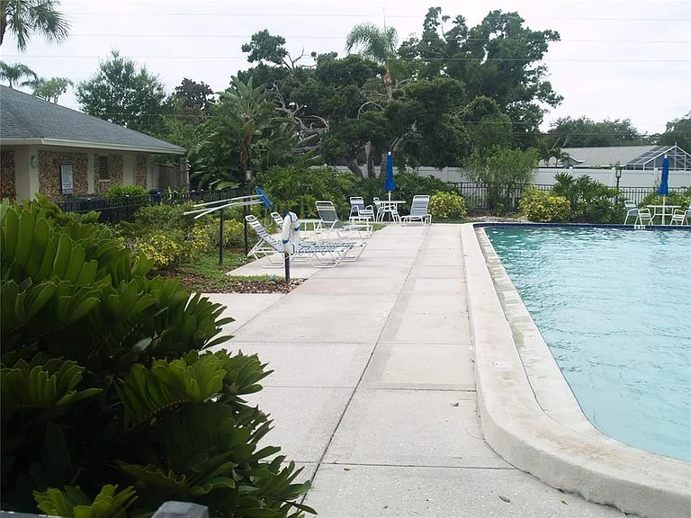 7461 W Country Club Dr N #409 — Photo 17
