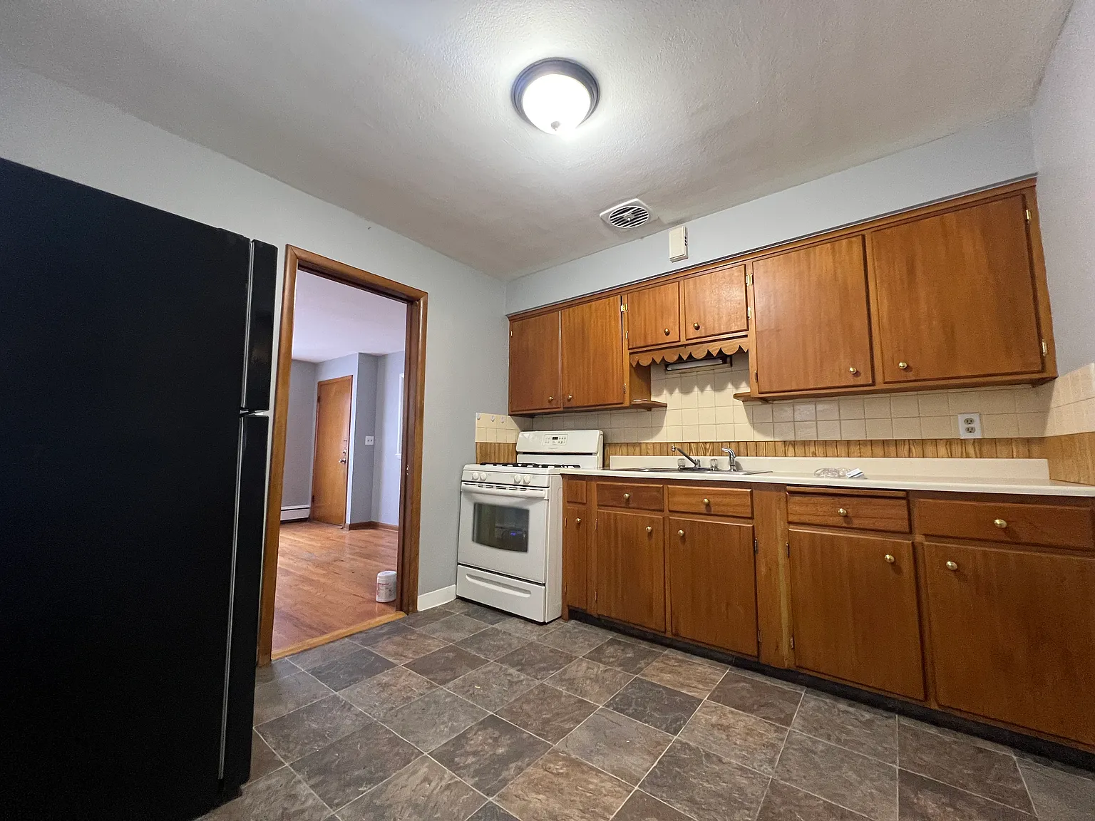 1 bed, 700 sqft, $875 — Photo 1