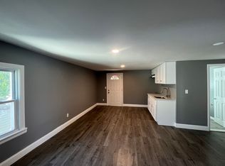 71 Babylon Tpke, Freeport, NY 11520