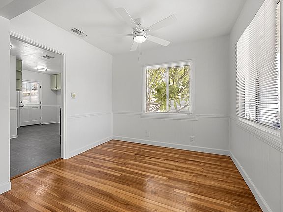 4th image of 9325 Tarryton Ave