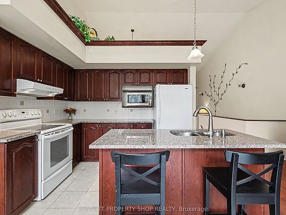2nd image of 4 Burnstead Cres