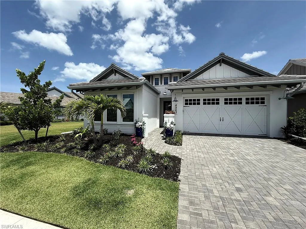 4 bed, 3.5 bath, 2847 sqft, $20,000 — Photo 1