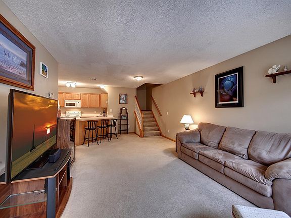4th image of 1709 Riverwood Dr