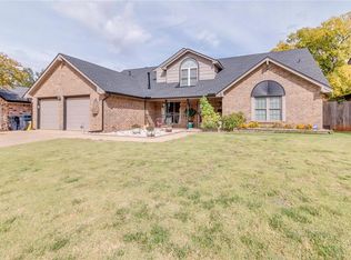 8816 Lakeaire Dr, Oklahoma City, OK 73132