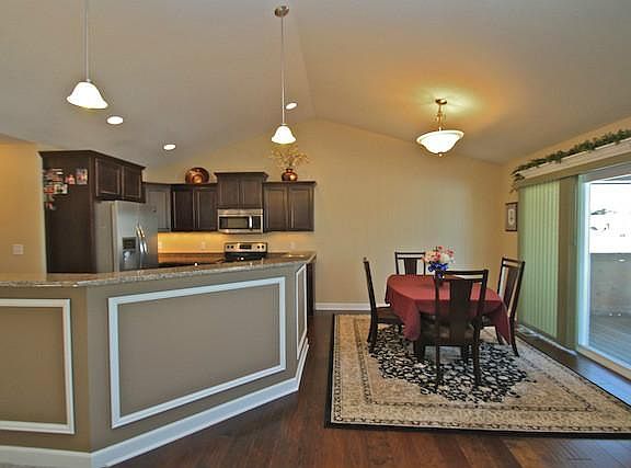 5th image of 1353 E Pine Ridge Dr